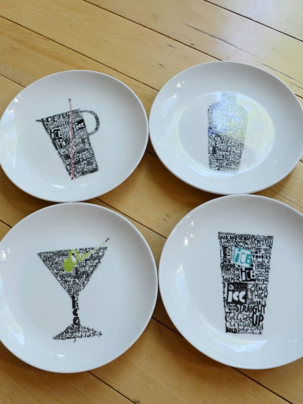 Crate & Barrel Chill Stir Sip Shak APPETIZER Black & White Plates Set of 4